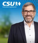 Gute Nachrichten für Diedorf!

Auch wenn die Bürgermeisterwahl anders ausgegangen ist als erhofft, gibt es eine erfreuliche Nachricht für unsere Gemeinde:

Thomas Rittel wird künftig Diedorf im Kreistag des Landkreises Augsburg vertreten.

Durch das endgültige Ergebnis der Kreistagswahl zieht Thomas Rittel als Vertreter der CSU in den Kreistag ein. 

Damit ist unsere Gemeinde auch auf Landkreisebene mit einer starken Stimme vertreten.

Wir freuen uns sehr über dieses Vertrauen der Wählerinnen und Wähler. 

Es zeigt, wie sehr der Einsatz, die vielen Gespräche und das Engagement für unsere Region geschätzt werden.

Lieber Thomas – herzlichen Glückwunsch zum Einzug in den Kreistag!

Wir sind überzeugt: Du wirst dich auch dort mit Erfahrung, Kompetenz und Leidenschaft für die Menschen in Diedorf und im gesamten Landkreis einsetzen.

#CSUDiedorf #Diedorf #Kreistag #starkfürdiedorf