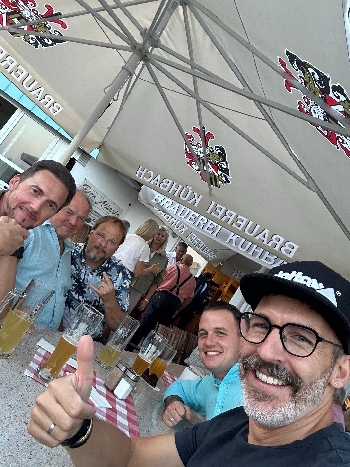 CSU Diedorf und CSU Willishausen gemeinsam bei der Ortsvorsitzendenkonferenz

Gestern waren wir als CSU Diedorf gemeinsam mit der CSU Willishausen bei der Ortsvorsitzendenkonferenz des CSU-Kreisverbandes Augsburg-Land vertreten.

Im Mittelpunkt standen der Rückblick auf die Kommunalwahl 2026, die Analyse unserer gemeinsamen Erfahrungen sowie der Austausch darüber, wie wir unsere Ortsverbände künftig noch besser aufstellen und unsere politische Arbeit vor Ort weiter stärken können.

Besonders wertvoll waren die vielen interessanten Gespräche mit den Vertreterinnen und Vertretern der Ortsverbände aus dem gesamten Landkreis. 

Der offene Austausch, neue Ideen und unterschiedliche Perspektiven zeigen immer wieder, wie viel wir voneinander lernen und gemeinsam bewegen können.

Beim anschließenden Grillabend kam auch das Miteinander nicht zu kurz. In angenehmer Atmosphäre konnten bestehende Kontakte gepflegt und neue geknüpft werden – ein schöner Abschluss einer gelungenen Veranstaltung.

Ein herzliches Dankeschön an den CSU-Kreisverband Augsburg-Land und unsere Kreisvorsitzende Carolina Trautner für die Einladung und die hervorragende Organisation.

Gemeinsam für eine starke CSU – gemeinsam für unsere Heimat Diedorf und Willishausen!

#CSUDiedorf #CSUWillishausen #CSUAugsburgLand #GemeinsamStark